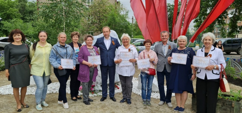 Депутат Думы Иркутска вместе с жителями открыл сквер Памяти в предместье Рабочем
