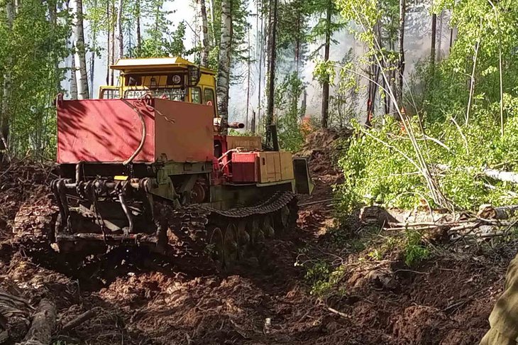 Четыре лесных пожара площадью 9 750 гектаров действует в Иркутской области