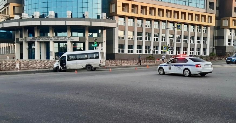 Водитель маршрутки сбил 34-летнего пешехода на улице Маяковского в Иркутске