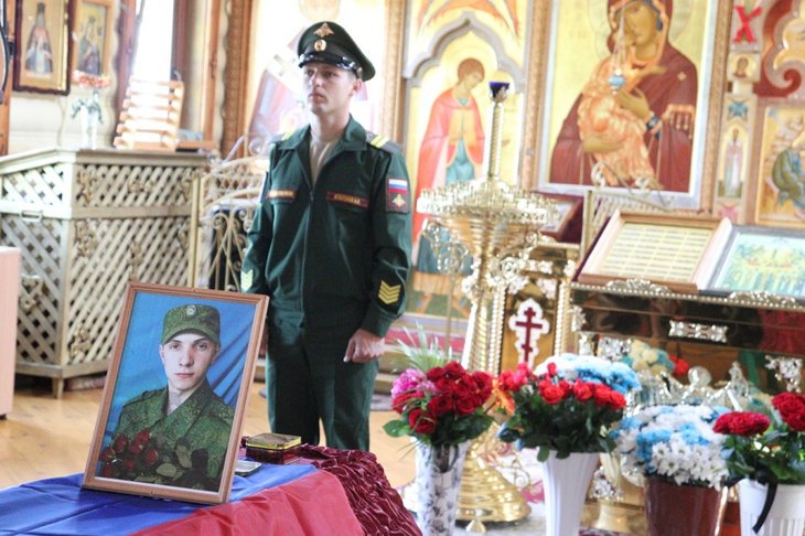В Куйтунском районе простились с погибшим на Украине Кириллом Ивановым