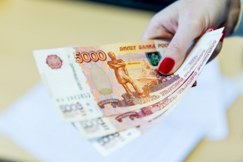 В России приступили к оформлению новых 1000 и 5000 рублей