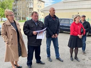 Депутаты Леонид Усов и Григорий Вакуленко провели рабочие встречи для решения вопросов на своих округах