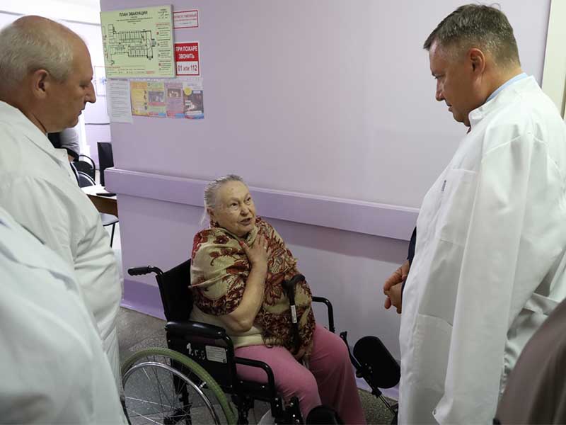 Игорь Кобзев поручил Минздраву Приангарья усилить профилактические медосмотры пожилых людей