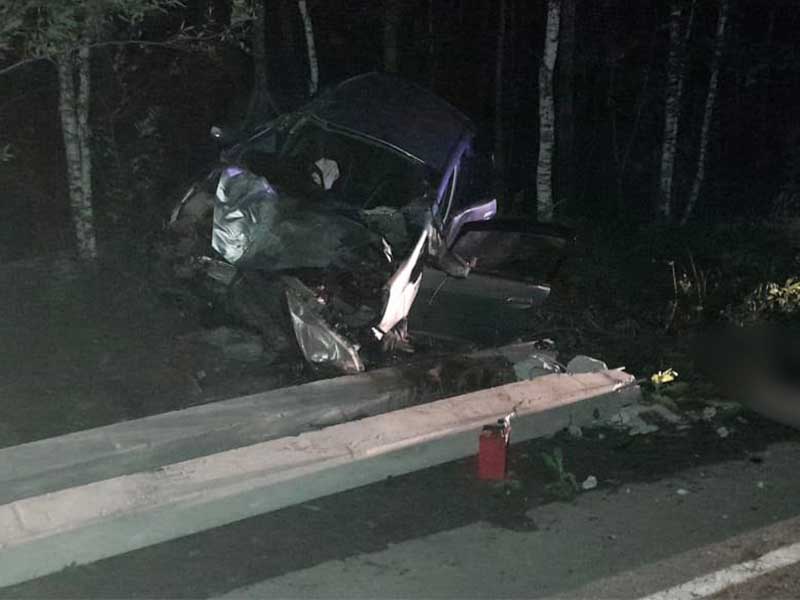20-летний водитель Honda погиб при столкновении с опорой освещения в Ангарске