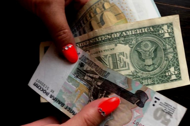 Доллар может резко подскочить до 80 рублей