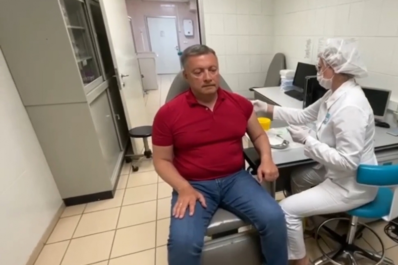 Игорь Кобзев решил вакцинироваться от COVID-19 в период спада заболеваемости
