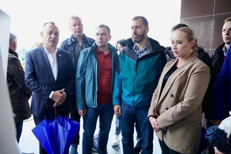 Депутаты Законодательного собрания региона продолжают работать в Усть-Илимске
