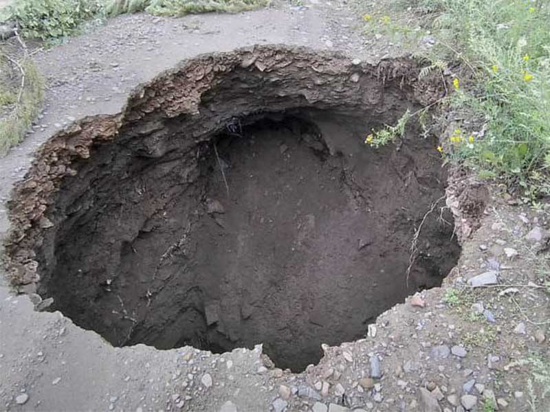 10-метровый провал образовался на дороге «Бодайбо – Кропоткин» из-за дождей