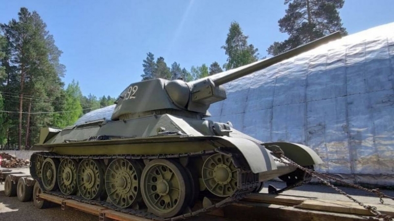 Мэр Саянска взялся за воспитание мальчика, изрисовавшего танк Т-34