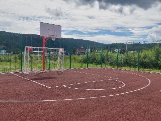 В Шелеховском районе открыли многофункциональную спортивную площадку