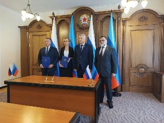 Правительство Иркутской области подписало соглашение с ЛНР
