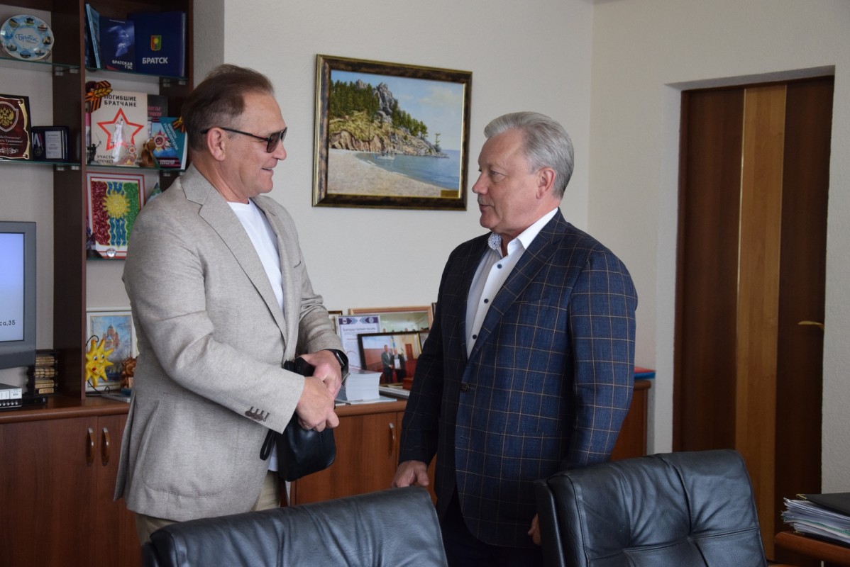 Мэр Братска обсудил реализацию проектов в сфере здравоохранения с председателем профильного комитета Заксобрания