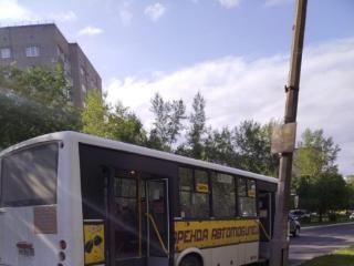 Пенсионерка выпала из движущегося автобуса в Братске