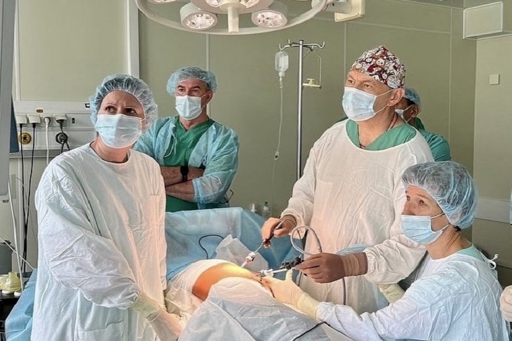 Хирург Юрий Козлов во Владивостоке провел уникальную операцию 10-летней девочке
