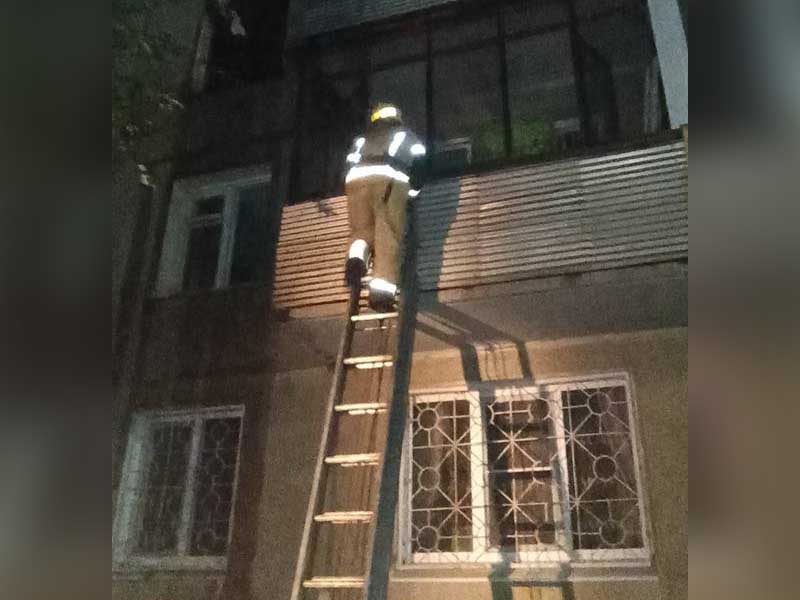 Один человек погиб и один пострадал на пожаре в Саянске