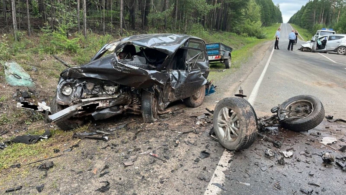 Страшная авария унесла жизни двух человек недалеко от Правобережного района Братска