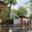 В Иркутске на улице Чехова горел двухэтажный деревянный дом