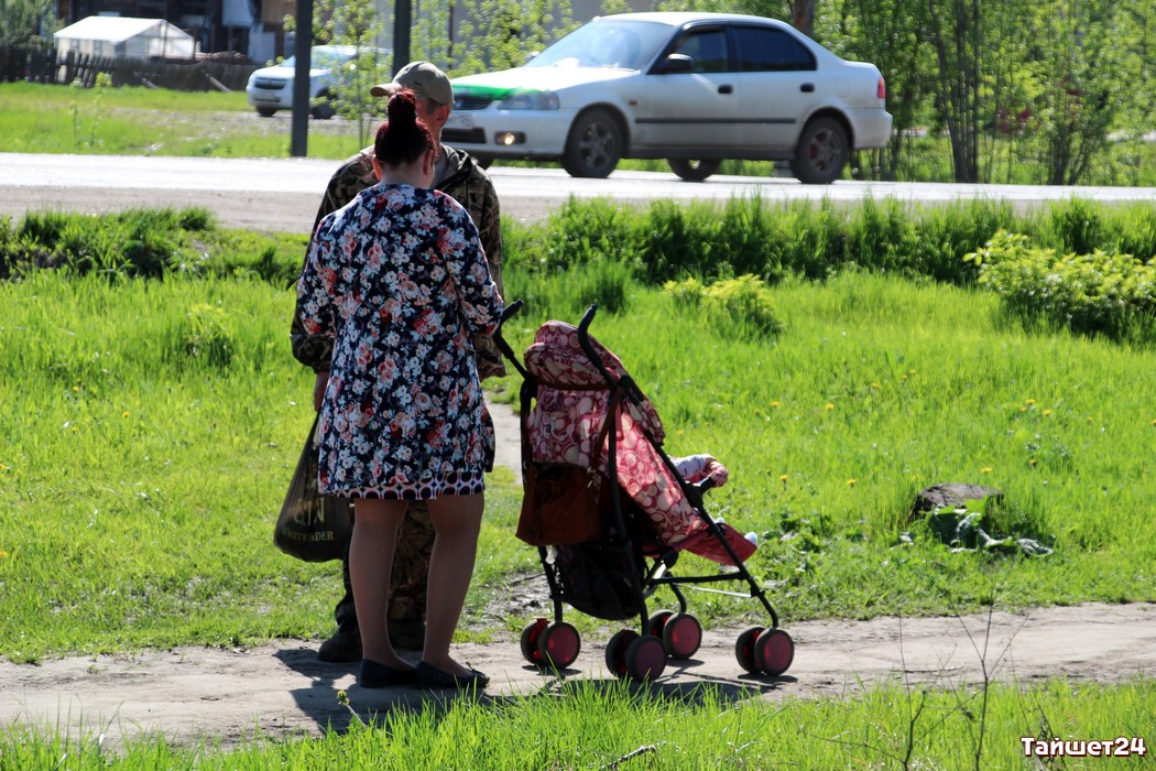 Родители более 7 тысяч детей Иркутской области получают пособие на ребенка до 1,5 лет