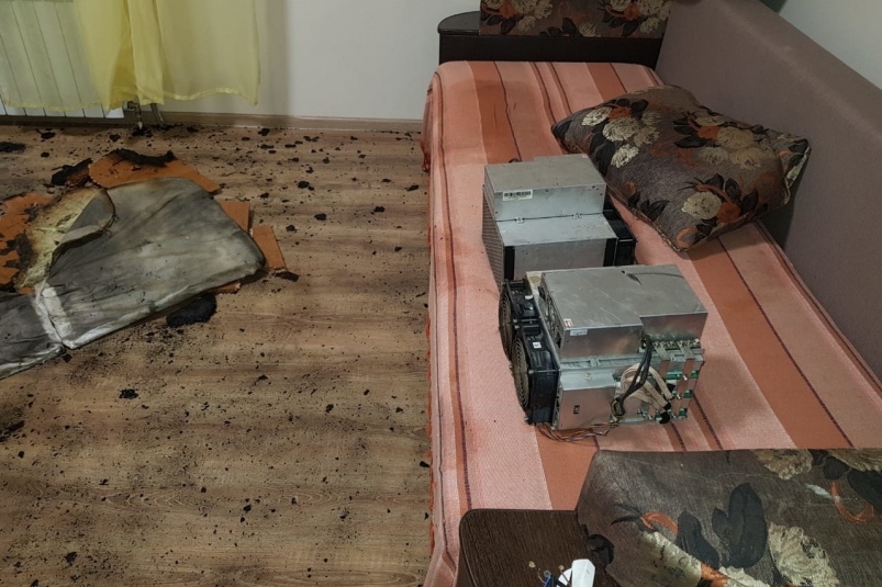 Майнинговая ферма сгорела в 18-этажном жилом доме в Иркутске