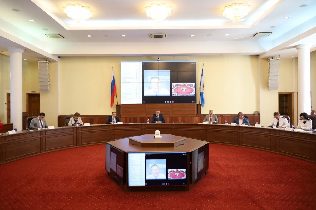 Обеспечение безопасности в День знаний и в единый день голосования обсудили в Правительстве Иркутской области