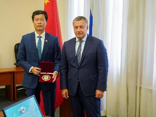 Губернатор Иркутской области провел встречу с Генеральным консулом КНР