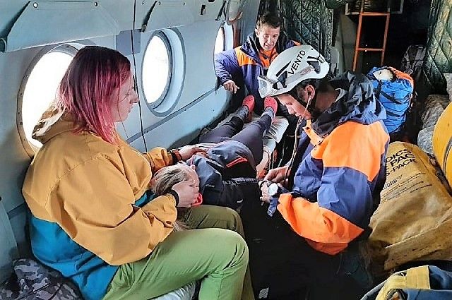 Спасатели эвакуировали с Хамар-Дабана туристку с подозрением на аппендицит