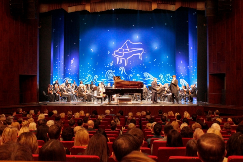 В Международном музыкальном фестивале "Звезды на Байкале" примут участие 400 исполнителей