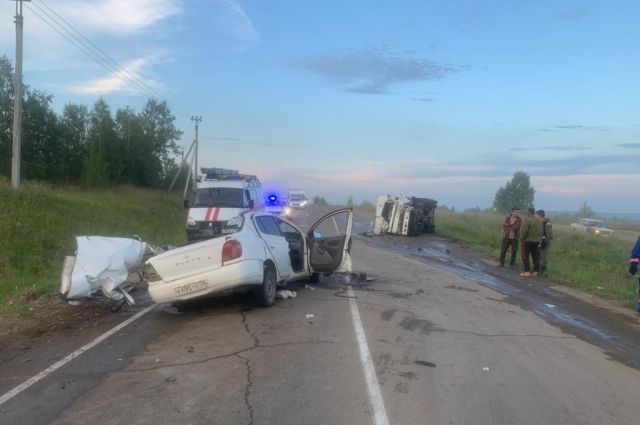 Человек погиб в ДТП с угнанным грузовиком на выезде из Иркутска