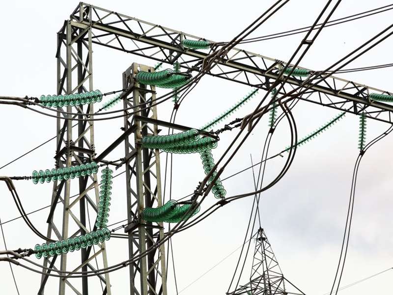 В 19 населённых пунктах Иркутской области отключили электричество вечером 15 августа из-за ураганного ветра
