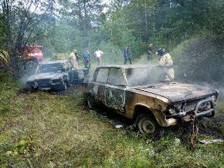 В Бодайбинском районе местные жители украли "Жигули" и сожгли их со своей машиной