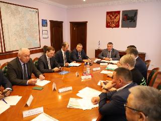 Игорь Кобзев обсудил с мэрами районов Усть-Ордынского Бурятского округа итоги реализации госпрограмм
