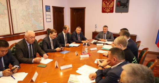 Игорь Кобзев обсудил с мэрами Усть-Ордынского Бурятского округа реализацию госпрограмм в районах