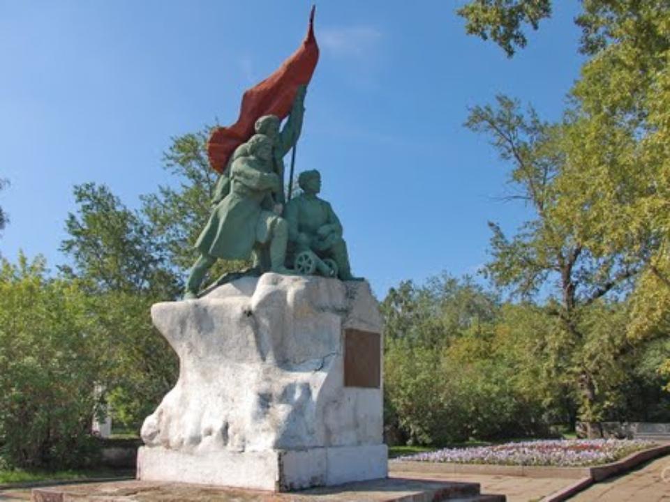 Виталий Барышников: Памятник борцам революции в Иркутске может обрушиться в любой момент