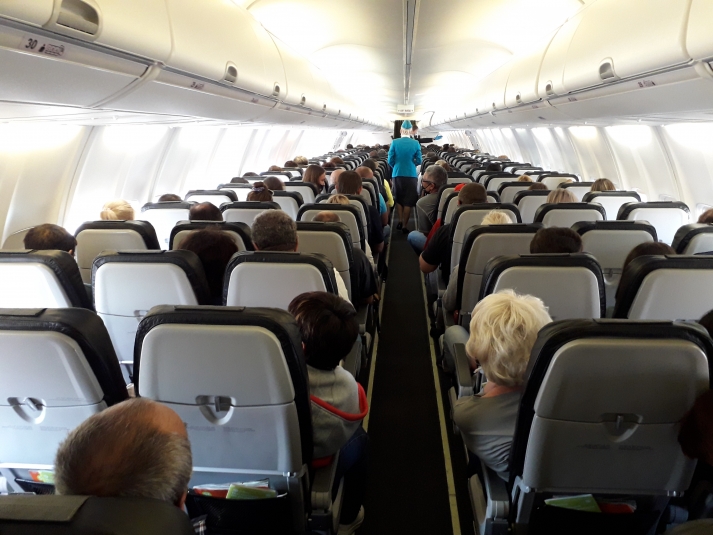 Иркутская авиакомпания запустила первый в России рейс без младенцев на борту