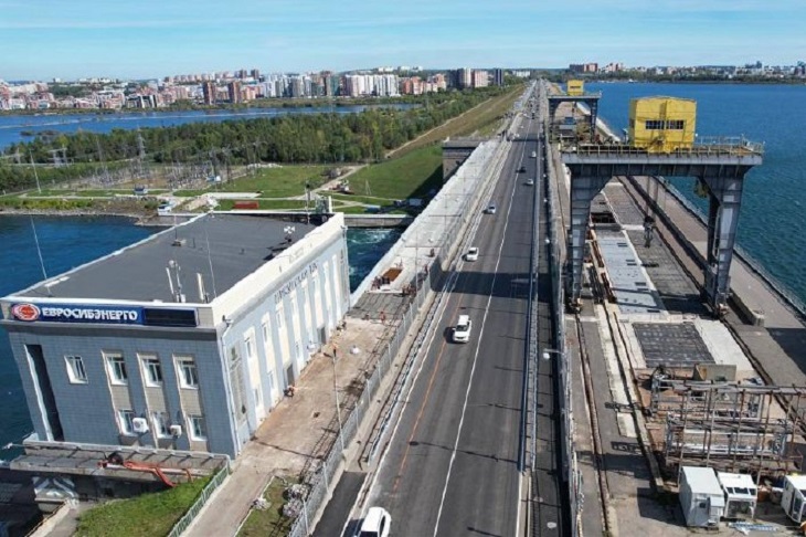 В Иркутске открыли движение в четыре полосы на плотине ГЭС
