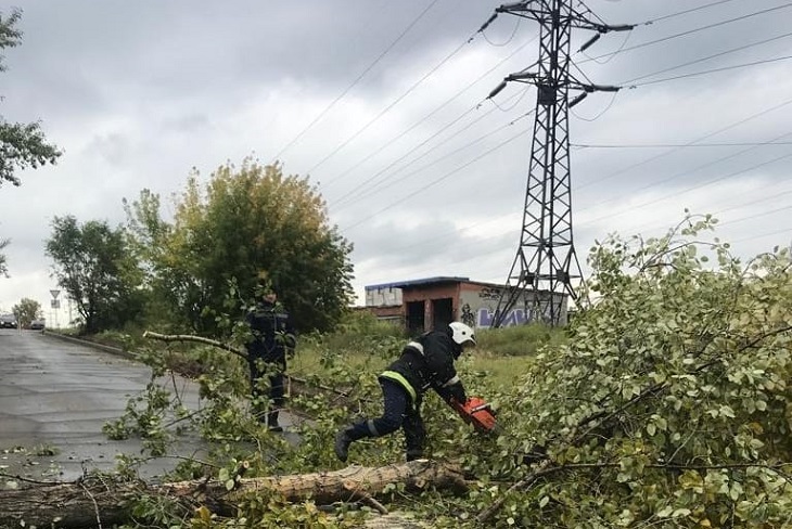 Городские службы Иркутска перевели на усиленный режим работы из-за плохой погоды