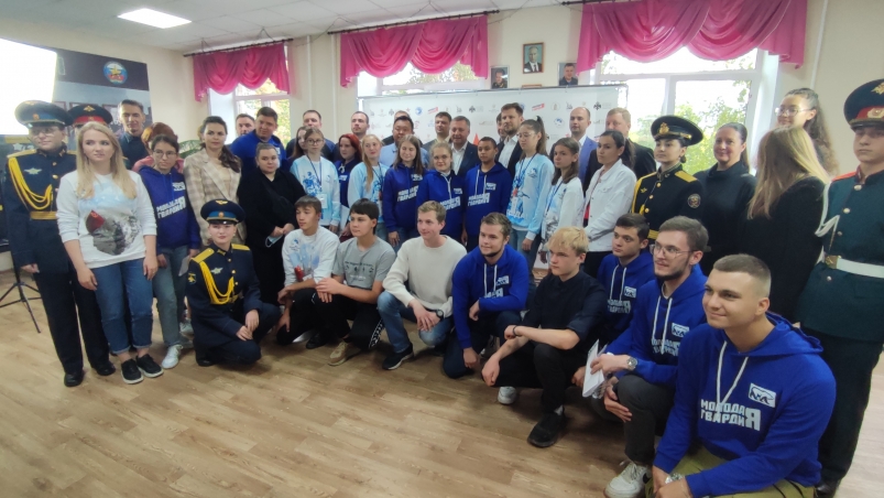 Губернатор Иркутской области принял участие в акции "Диктант Победы"