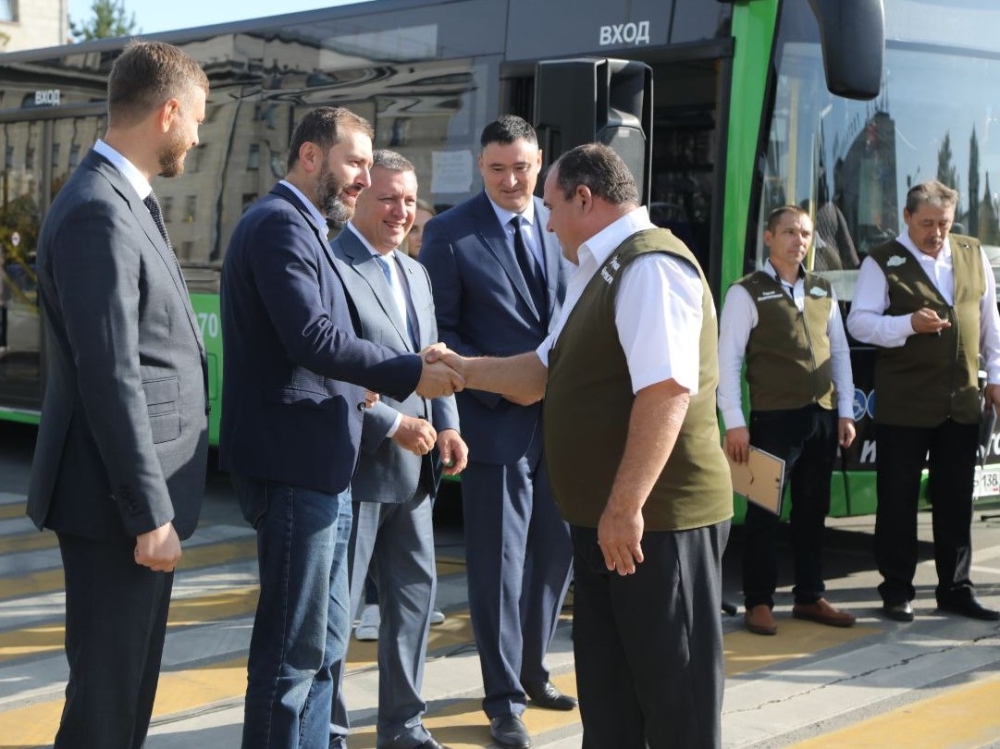 34 новых автобуса вышли на линии общественного транспорта в Иркутске