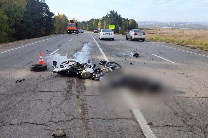 Мотоциклист погиб, столкнувшись с Toyota Camry в пригороде Иркутска