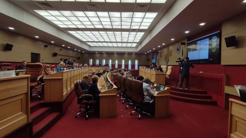 Несколько социальных законопроектов приняли депутаты Заксобрания Приангарья на 58-й сессии