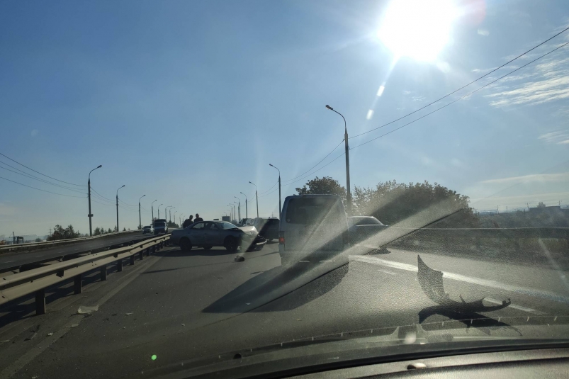 Mark II и Corolla столкнулись "лоб в лоб" на объездной Ново-Ленино в Иркутске