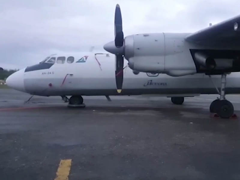Уголовное дело завели по факту аварийной посадки самолета АН-24Б в Усть-Куте