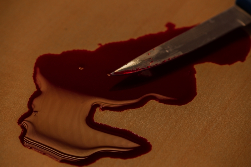 В Усолье наркоманка до смерти затыкала знакомого ножницами и ножом