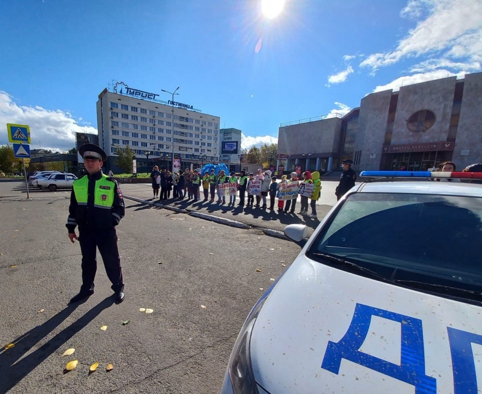 В рамках мероприятия «Неделя безопасности» полицейские Братска провели совместную работу, направленную на профилактику аварийности с участием детей