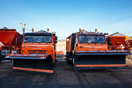 Около 300 единиц специализированной техники для уборки дорог Иркутска готово к зимнему сезону