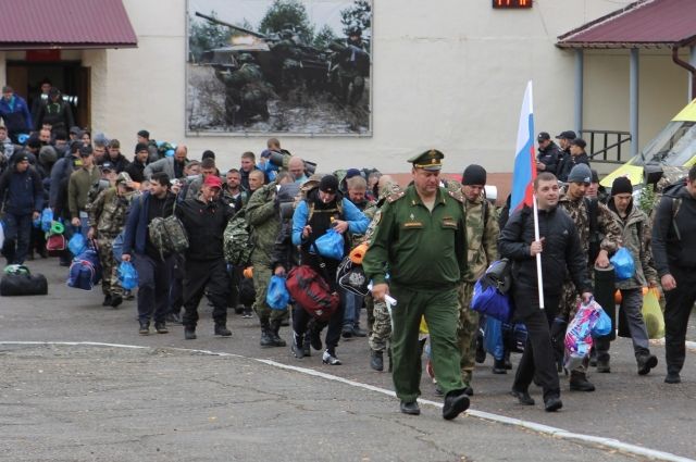 Первую группу мобилизованных иркутян отправили в военно-учебный центр