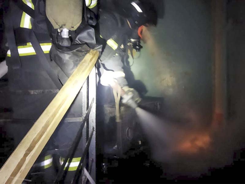 Троих человек спасли из горящего дома в Усть-Илимске