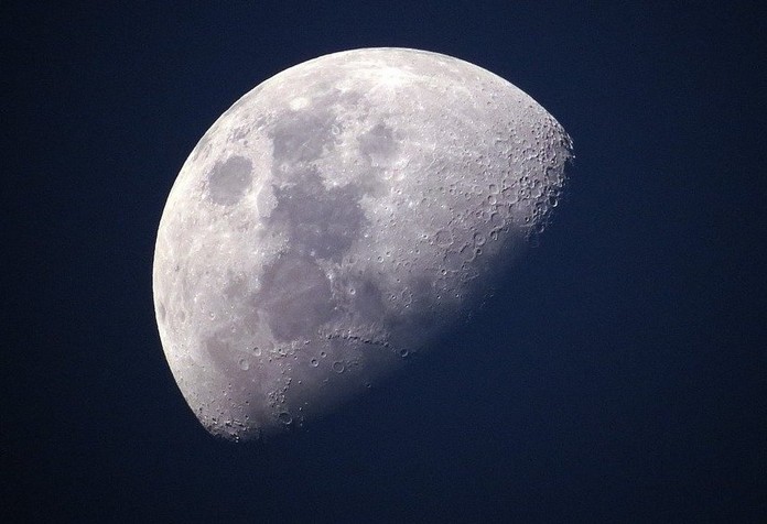 В Тайшете на пару часов установят телескоп для наблюдений за Луной