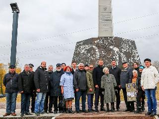 В Иркутске открыли стелу "Город трудовой доблести"