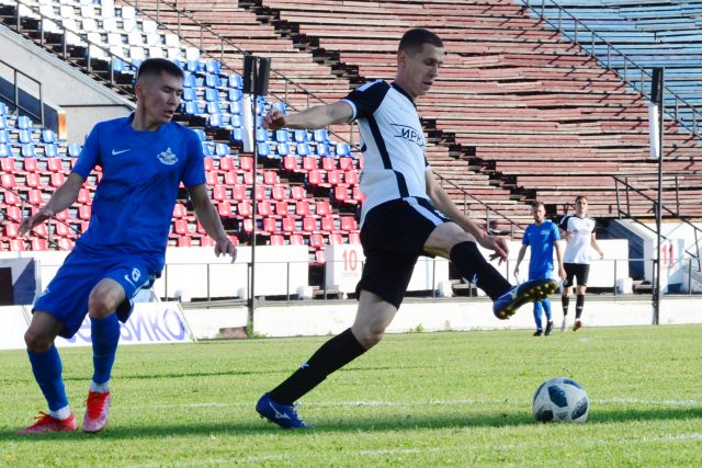 Иркутские команды завершили выступление в чемпионате Сибири по футболу